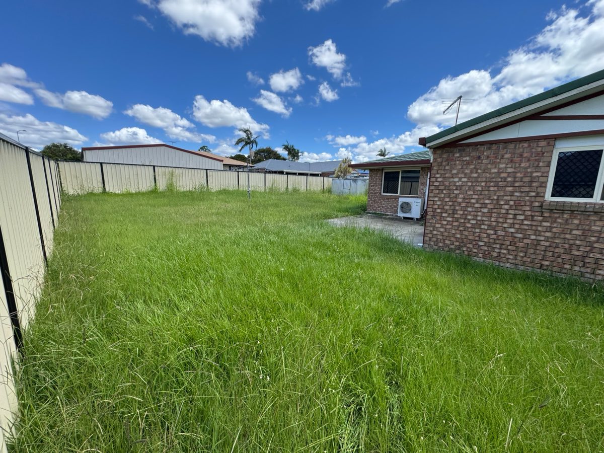 Before: Crestmead front yard before and after restoration